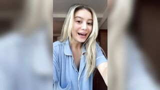 genevieve hannelius -  Young blondie's having a nice chat.