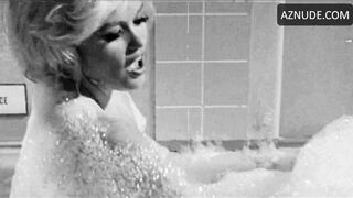 vintage starlets -  Slutty milf in the bathtub posing for the camera